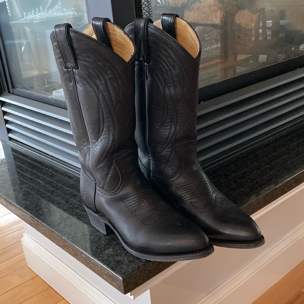 Frye Billy Pull on tall black leather  9 M